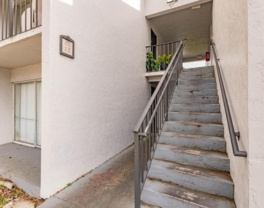 1153 Lake Victoria Drive - Photo Thumbnail 9