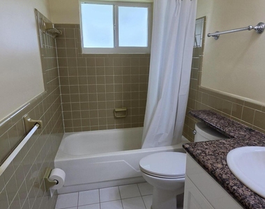 7002 Nw 71st Avenue - Photo Thumbnail 7