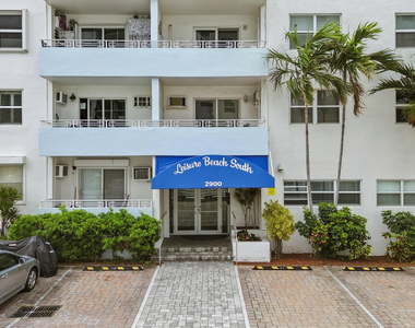 2900 Banyan Street - Photo Thumbnail 8