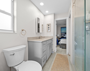 2900 Banyan Street - Photo Thumbnail 6