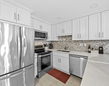 2900 Banyan Street - Photo Thumbnail 4