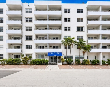 2900 Banyan Street - Photo Thumbnail 12