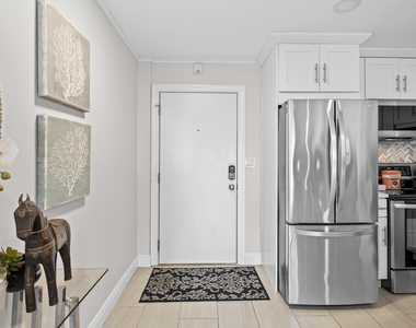 2900 Banyan Street - Photo Thumbnail 5