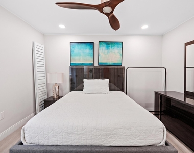 2900 Banyan Street - Photo Thumbnail 17