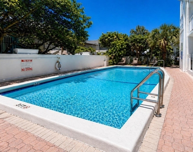 2900 Banyan Street - Photo Thumbnail 18