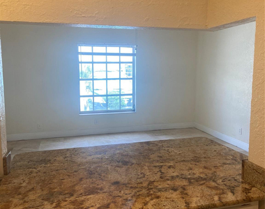 2200 Ne 66th Street - Photo Thumbnail 24