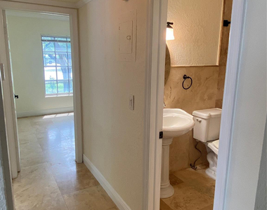 2200 Ne 66th Street - Photo Thumbnail 17