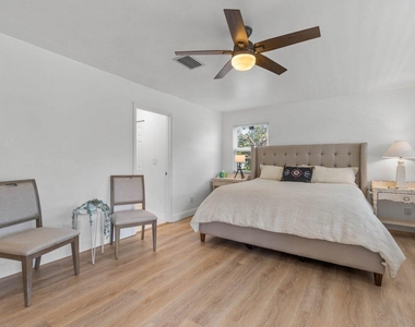 2233 Dock Street - Photo Thumbnail 19