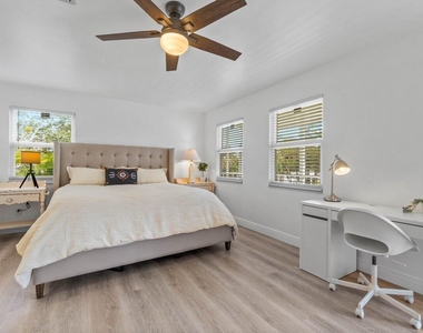 2233 Dock Street - Photo Thumbnail 21