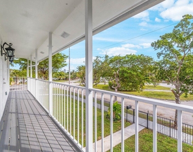 2233 Dock Street - Photo Thumbnail 23