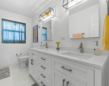 2233 Dock Street - Photo Thumbnail 28