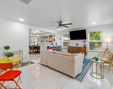 2233 Dock Street - Photo Thumbnail 5