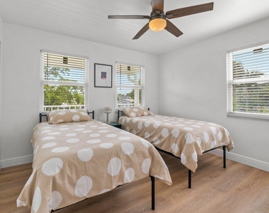 2233 Dock Street - Photo Thumbnail 26