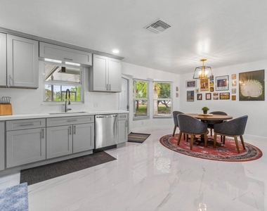 2233 Dock Street - Photo Thumbnail 11