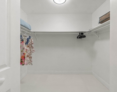 2233 Dock Street - Photo Thumbnail 25