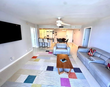 1 Las Olas Circle - Photo Thumbnail 2