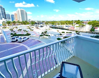 1 Las Olas Circle - Photo Thumbnail 5