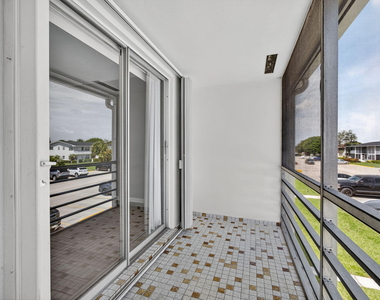 42 Easthampton B - Photo Thumbnail 18