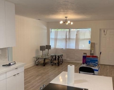 341 Sw 15th Street - Photo Thumbnail 5