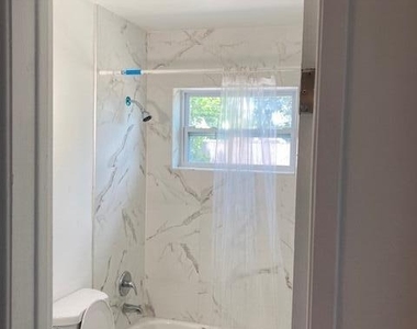 341 Sw 15th Street - Photo Thumbnail 4