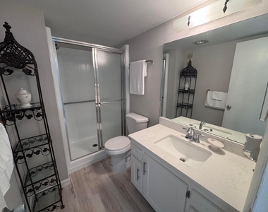 300 Ne 26th Avenue - Photo Thumbnail 17