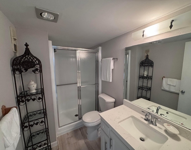 300 Ne 26th Avenue - Photo Thumbnail 16