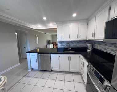300 Ne 26th Avenue - Photo Thumbnail 4