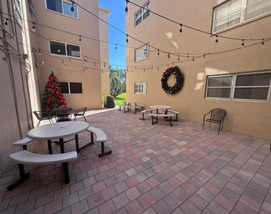 300 Ne 26th Avenue - Photo Thumbnail 18