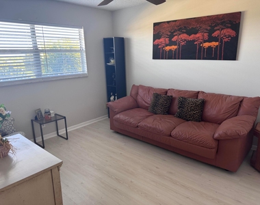 300 Ne 26th Avenue - Photo Thumbnail 9