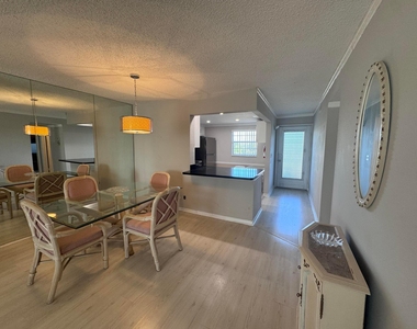 300 Ne 26th Avenue - Photo Thumbnail 5