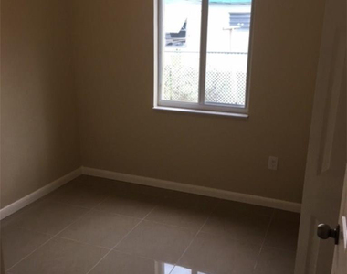 1829 Ne 175th Street - Photo Thumbnail 11