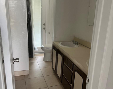 10 Nw 19th Street - Photo Thumbnail 8