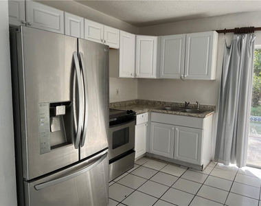 10 Nw 19th Street - Photo Thumbnail 4