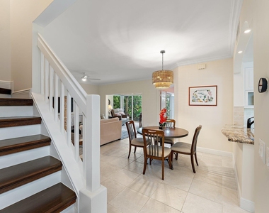 2905 Fairway Drive N - Photo Thumbnail 5