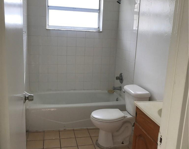1038 Nw 8th Avenue - Photo Thumbnail 11