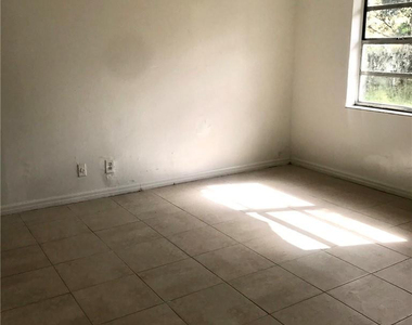 1038 Nw 8th Avenue - Photo Thumbnail 12