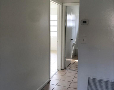 1038 Nw 8th Avenue - Photo Thumbnail 10