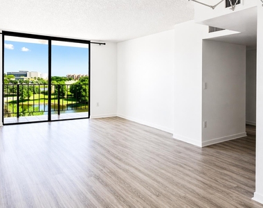 9682 Fontainebleau Boulevard - Photo Thumbnail 2