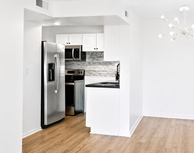 9682 Fontainebleau Boulevard - Photo Thumbnail 3