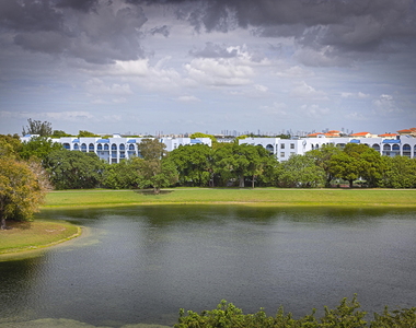 9682 Fontainebleau Boulevard - Photo Thumbnail 12