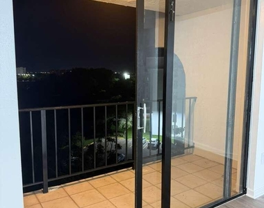 9682 Fontainebleau Boulevard - Photo Thumbnail 9