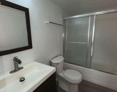 9682 Fontainebleau Boulevard - Photo Thumbnail 11