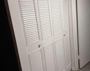9682 Fontainebleau Boulevard - Photo Thumbnail 14