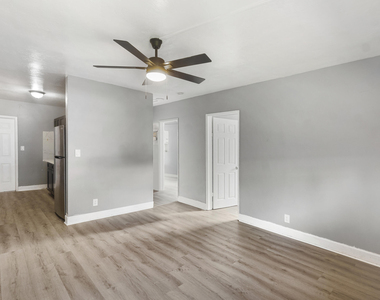 730 Nw 4th Avenue - Photo Thumbnail 1