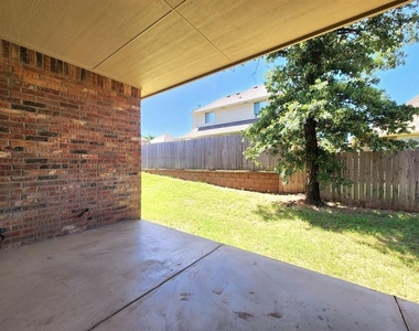 2308 Paraiso Way - Photo Thumbnail 18
