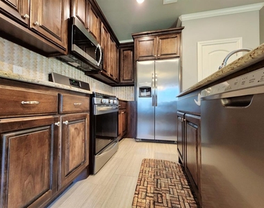 2308 Paraiso Way - Photo Thumbnail 5