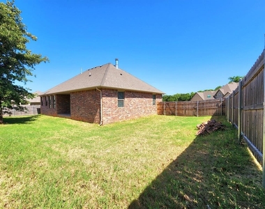 2308 Paraiso Way - Photo Thumbnail 20