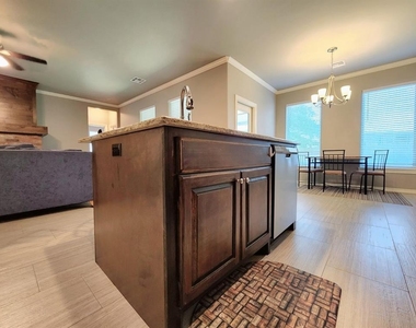 2308 Paraiso Way - Photo Thumbnail 6