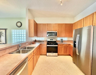 137 Canterbury Place - Photo Thumbnail 5