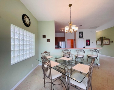 137 Canterbury Place - Photo Thumbnail 13